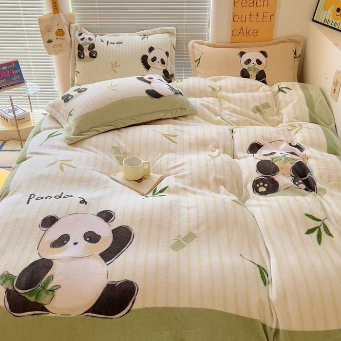 91家纺网 家纺一手货源 找家纺 金爱家 2024新款ins大版牛奶绒数码印花四件套 绒大版-贪吃熊猫