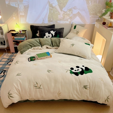91家纺网 家纺一手货源 找家纺 桃喜 2024新款230g牛奶绒绣花系列四件套 竹子熊猫