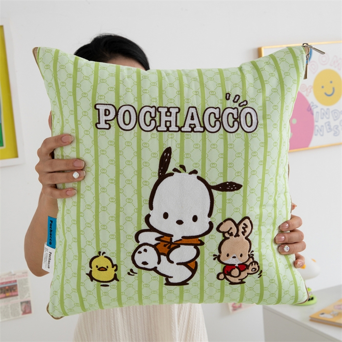 91家纺网 家纺一手货源 找家纺 照世家纺 2024新款亲肤舒适三丽鸥可爱卡通抱枕被 帕恰狗-绿