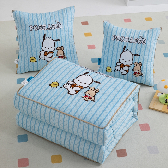 91家纺网 家纺一手货源 找家纺 照世家纺 2024新款亲肤舒适三丽鸥可爱卡通抱枕被 帕恰狗-蓝