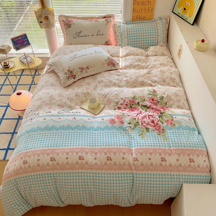 91家纺网 家纺一手货源 找家纺 金爱家 2024新款ins大版牛奶绒数码印花四件套 绒大版-秘密花园