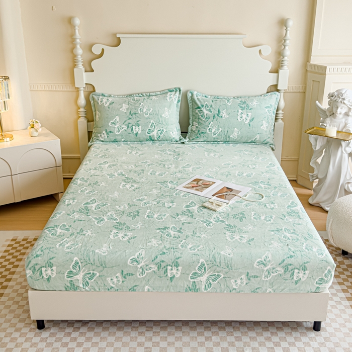 91家纺网 家纺一手货源 找家纺 金丝鸟家纺 2024新款加厚240g立体雕花牛奶绒床笠 蝴蝶飞 绿