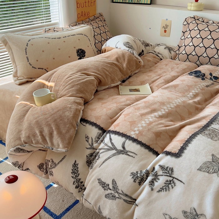 91家纺网 家纺一手货源 找家纺 金爱家 2024新款ins大版牛奶绒数码印花四件套 绒大版-汐颜