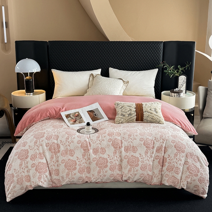 91家纺网 家纺一手货源 找家纺 金盛纺 2024新款高克重雕花绒单被套 玫瑰花舞