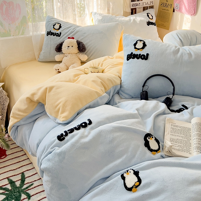 91家纺网 家纺一手货源 找家纺 眠帛家居 2024高克重牛奶绒卡通毛巾绣系列 企鹅