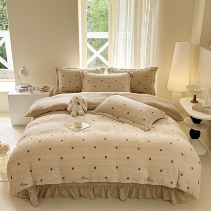 91家纺网 家纺一手货源 找家纺 富之航 2024新款印花牛奶绒床盖四件套 波点