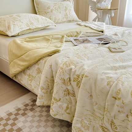 91家纺网 家纺一手货源 找家纺 （总）金丝鸟家纺 2024新款加厚240g立体雕花牛奶绒夹棉绗缝毛毯