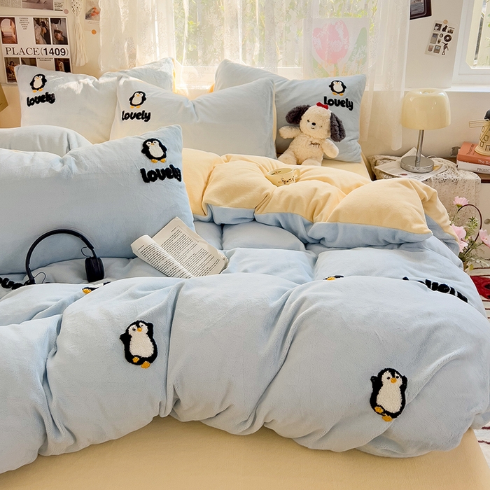 91家纺网 家纺一手货源 找家纺 眠帛家居 2024高克重牛奶绒卡通毛巾绣系列 企鹅