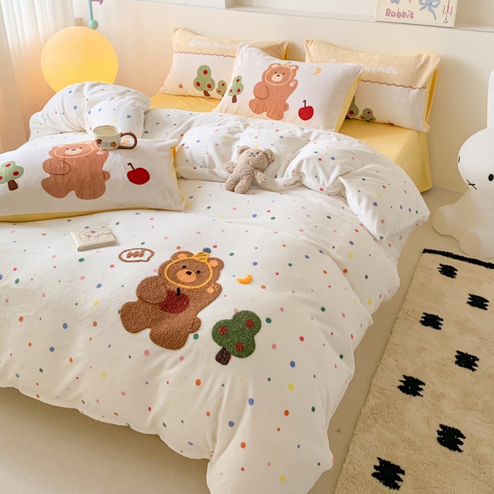 91家纺网 家纺一手货源 找家纺 澳萝拉 2024新款牛奶绒毛巾绣四件套 熊熊乐园