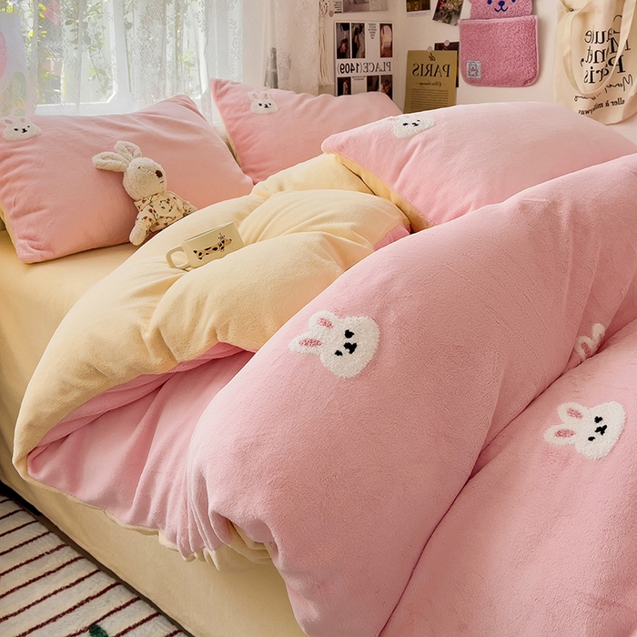 91家纺网 家纺一手货源 找家纺 眠帛家居 2024高克重牛奶绒卡通毛巾绣系列 小兔子