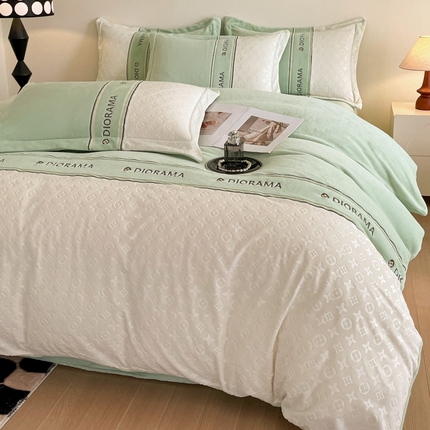 91家纺网 家纺一手货源 找家纺 （总）慕木家纺 2025新款牛奶绒路易刺绣拼接四件套