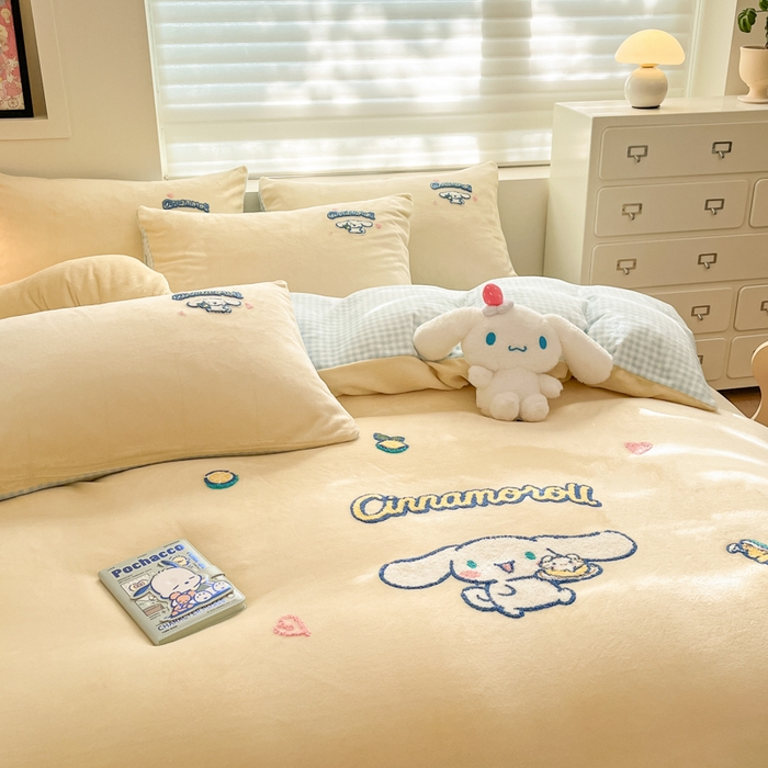 91家纺网 家纺一手货源 找家纺 金爱家 2024新款正版三丽鸥授权毛巾绣刺绣工艺加厚牛奶绒系列四件套 绒毛巾绣-清新大耳狗