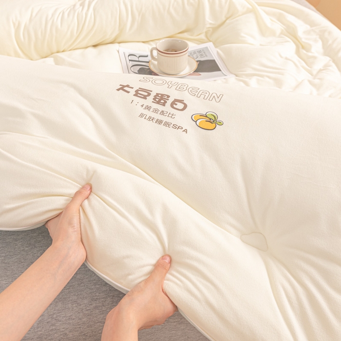 91家纺网 家纺一手货源 找家纺 （总）佳居缘 2025新款小奶猫A类针织棉火山绒大豆被被子被芯软糯单人双人被芯冬被