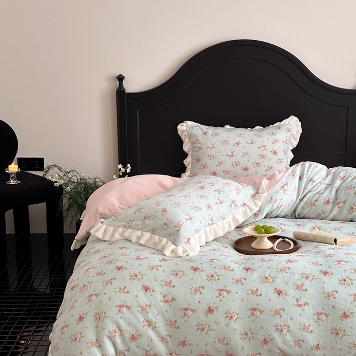 91家纺网 家纺一手货源 找家纺 潘朵拉家纺 2024爆款绒法式双层牛奶绒花边四件套 蓝茉