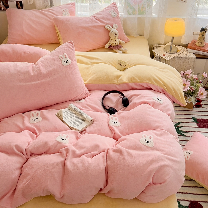 91家纺网 家纺一手货源 找家纺 眠帛家居 2024高克重牛奶绒卡通毛巾绣系列 小兔子