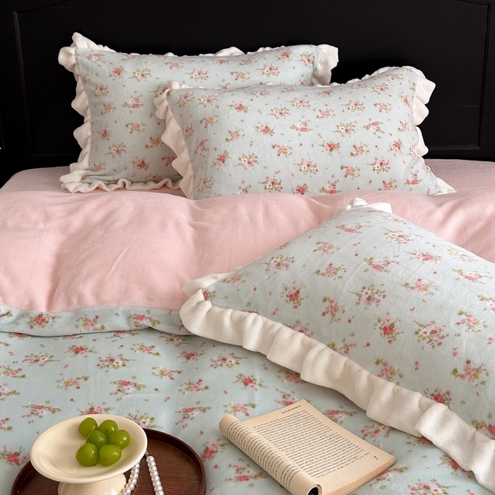 91家纺网 家纺一手货源 找家纺 潘朵拉家纺 2024爆款绒法式双层牛奶绒花边四件套 蓝茉