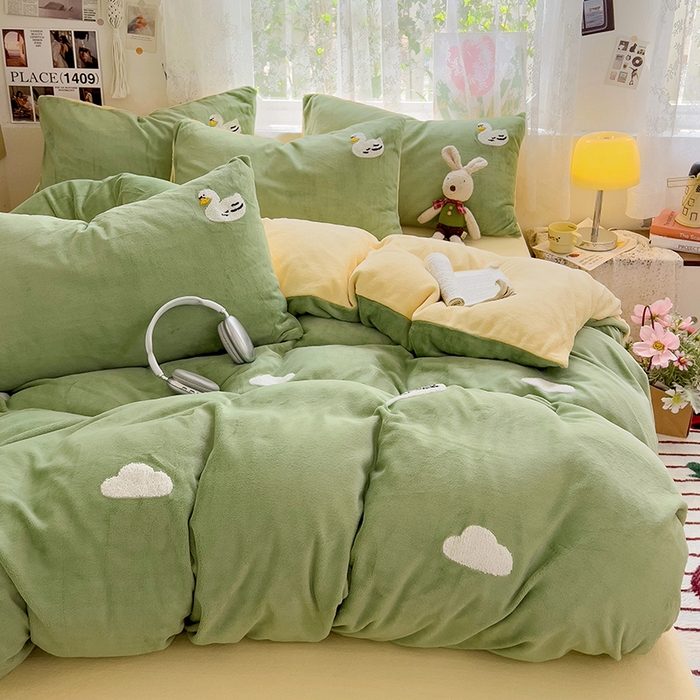 91家纺网 家纺一手货源 找家纺 眠帛家居 2024高克重牛奶绒卡通毛巾绣系列 柯尔鸭