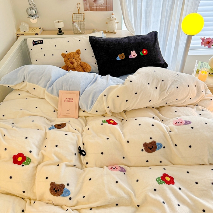 91家纺网 家纺一手货源 找家纺 呗旺鹿 2024新款A类高克重散盘印花毛巾绣牛奶绒四件套 韩式发卡