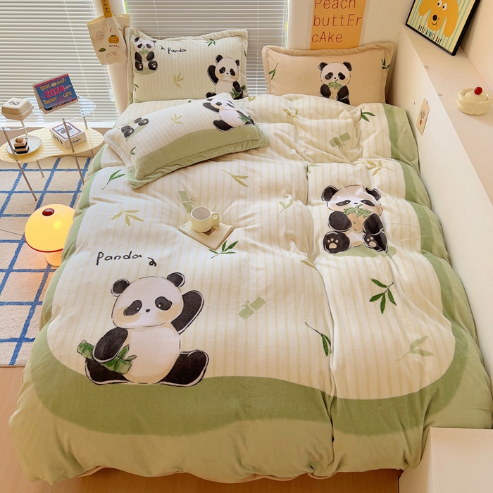 91家纺网 家纺一手货源 找家纺 金爱家 2024新款ins大版牛奶绒数码印花四件套 绒大版-贪吃熊猫