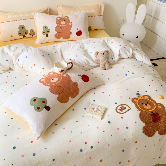 91家纺网 家纺一手货源 找家纺 澳萝拉 2024新款牛奶绒毛巾绣四件套 熊熊乐园