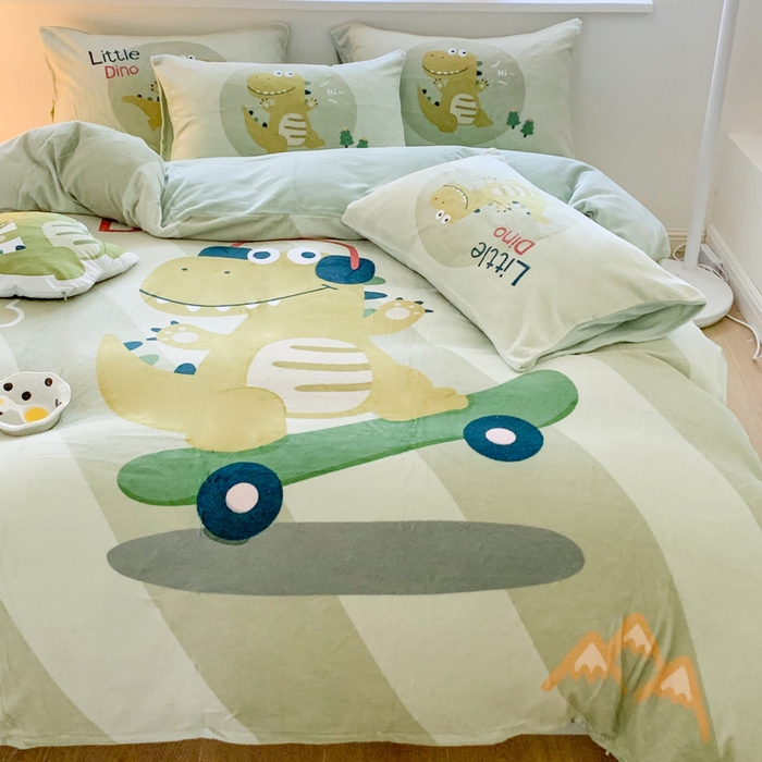 91家纺网 家纺一手货源 找家纺 澳萝拉 2024新款牛奶绒数码印花四件套 滑板龙