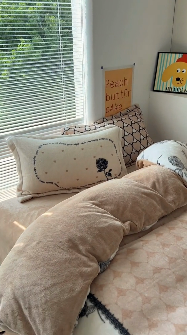 91家纺网 家纺一手货源 找家纺 金爱家 2024新款ins大版牛奶绒数码印花四件套 绒大版-汐颜