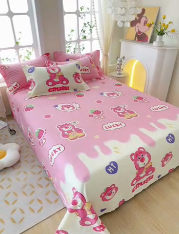 91家纺网 家纺一手货源 找家纺 钰伶 2025新款全棉简约12868纯棉单床单草莓熊宝A版