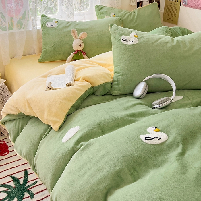 91家纺网 家纺一手货源 找家纺 （总）眠帛家居 2024高克重牛奶绒卡通毛巾绣系列