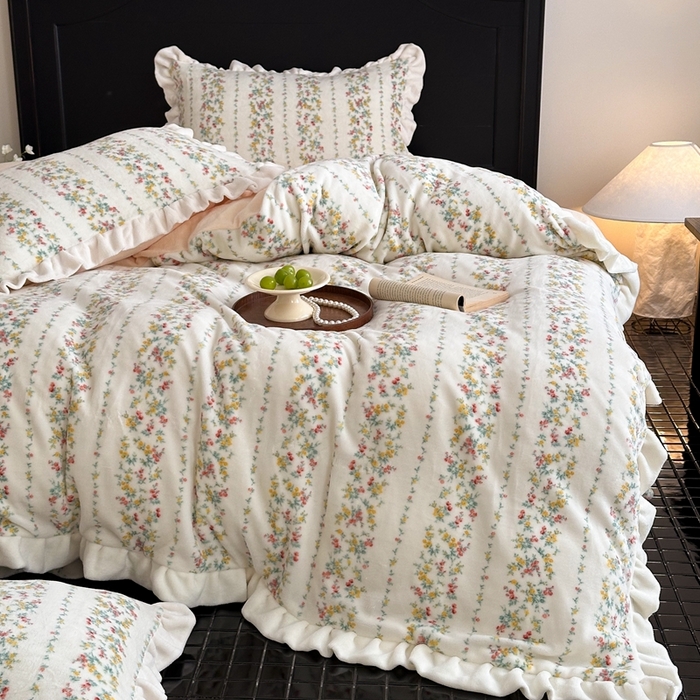 91家纺网 家纺一手货源 找家纺 （总）潘朵拉家纺 2024爆款绒法式双层牛奶绒花边四件套