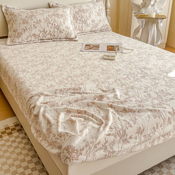 91家纺网 家纺一手货源 找家纺 金丝鸟家纺 2024新款加厚240g立体雕花牛奶绒床笠 繁花 咖