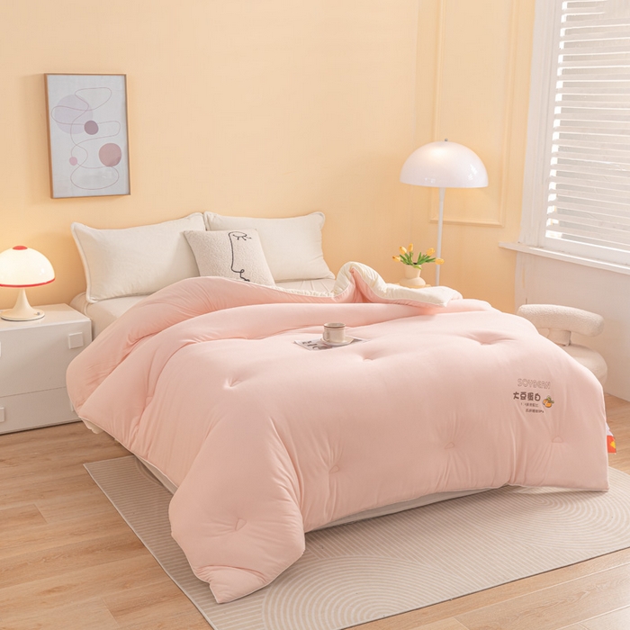 91家纺网 家纺一手货源 找家纺 佳居缘 2025新款小奶猫A类针织棉火山绒大豆被被子被芯软糯单人双人被芯冬被 奶油粉米黄双拼