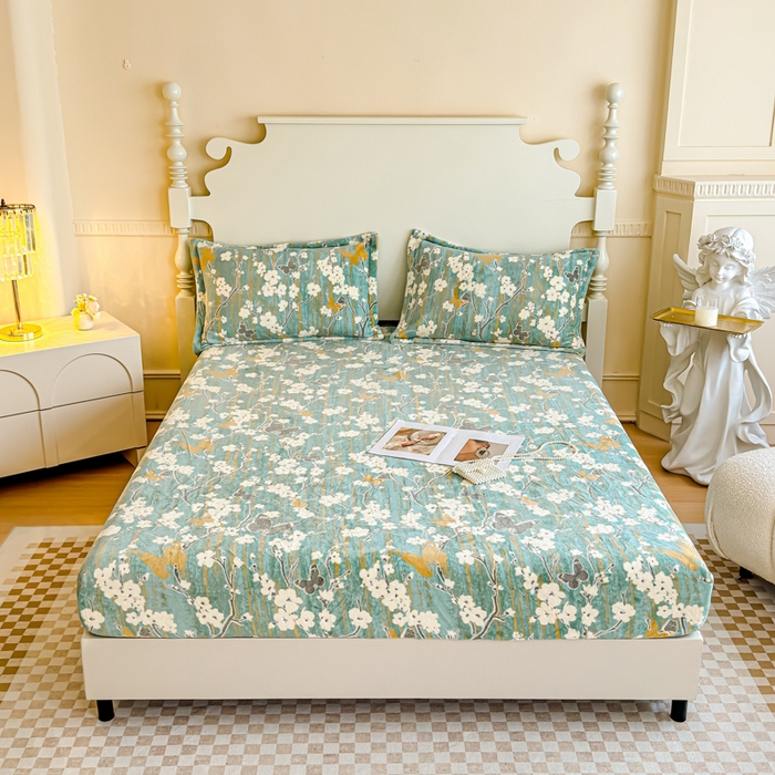 91家纺网 家纺一手货源 找家纺 金丝鸟家纺 2024新款加厚240g立体雕花牛奶绒床笠 蝴蝶花 绿