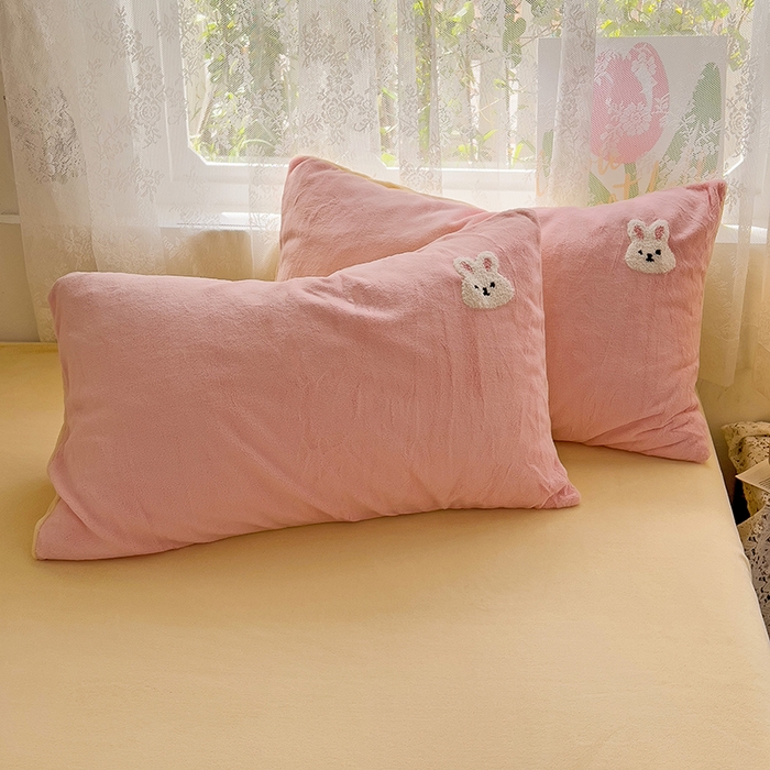 91家纺网 家纺一手货源 找家纺 眠帛家居 2024高克重牛奶绒卡通毛巾绣系列 柯尔鸭