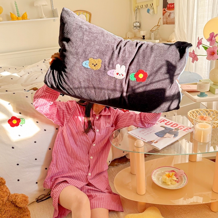 91家纺网 家纺一手货源 找家纺 呗旺鹿 2024新款A类高克重散盘印花毛巾绣牛奶绒四件套 韩式发卡