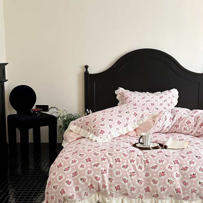 91家纺网 家纺一手货源 找家纺 潘朵拉家纺 2024爆款绒法式双层牛奶绒花边四件套 莫奈花园