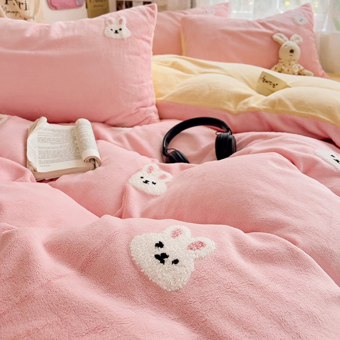 91家纺网 家纺一手货源 找家纺 眠帛家居 2024高克重牛奶绒卡通毛巾绣系列 小兔子