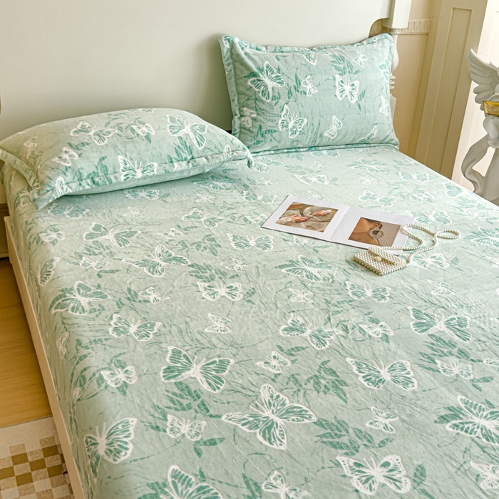 91家纺网 家纺一手货源 找家纺 金丝鸟家纺 2024新款加厚240g立体雕花牛奶绒床笠 蝴蝶飞 绿