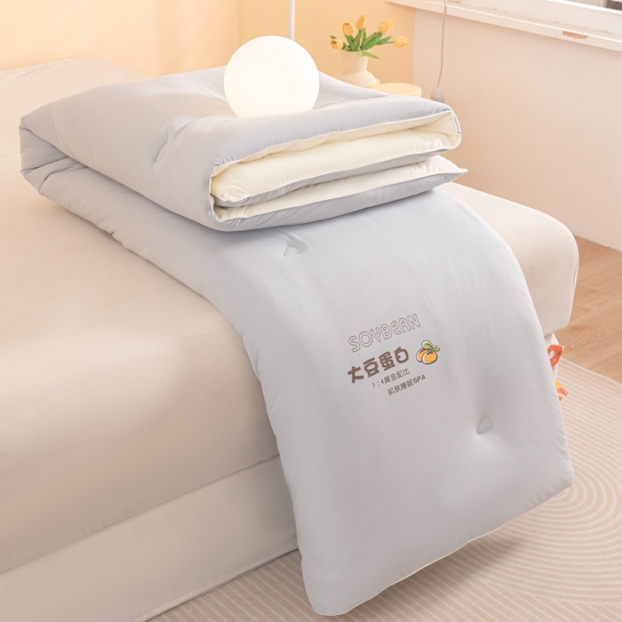 91家纺网 家纺一手货源 找家纺 佳居缘 2025新款小奶猫A类针织棉火山绒大豆被被子被芯软糯单人双人被芯冬被 浅灰米色双拼