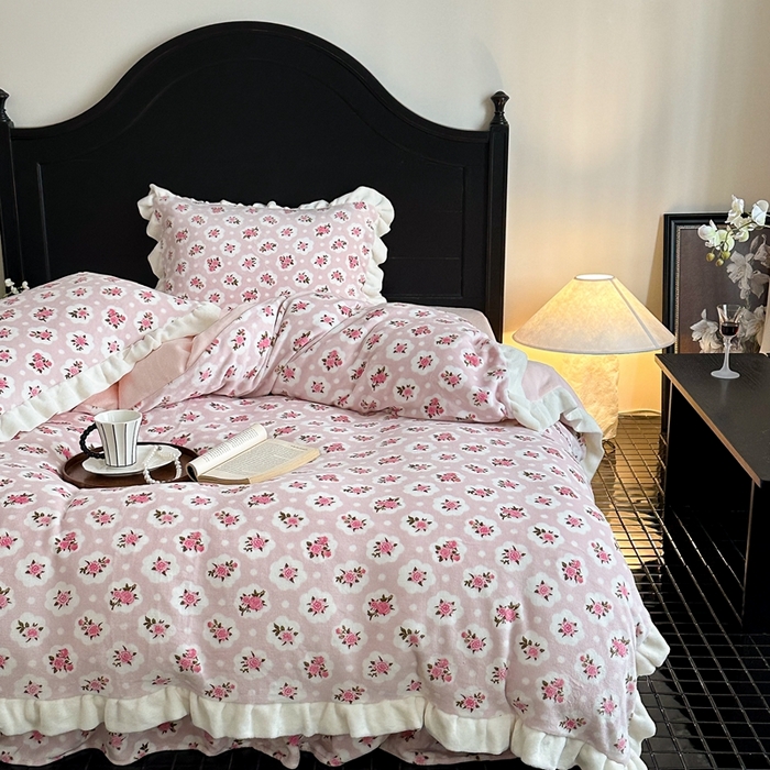 91家纺网 家纺一手货源 找家纺 潘朵拉家纺 2024爆款绒法式双层牛奶绒花边四件套 莫奈花园