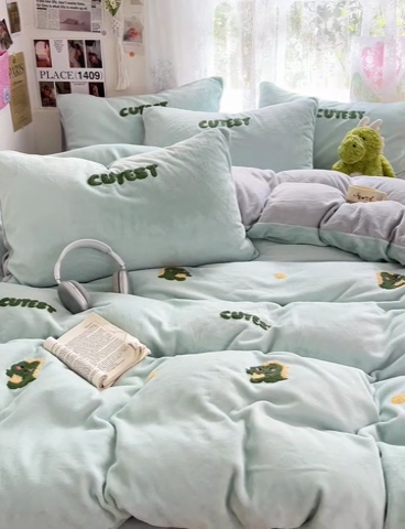 91家纺网 家纺一手货源 找家纺 眠帛家居 2024高克重牛奶绒卡通毛巾绣系列 龙宝