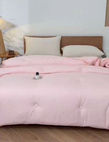 91家纺网 家纺一手货源 找家纺 仁凯家纺 2024新款无染华夫格大豆子母被 拉链二合一 子母被春秋被加厚冬被 双胎被 粉玉