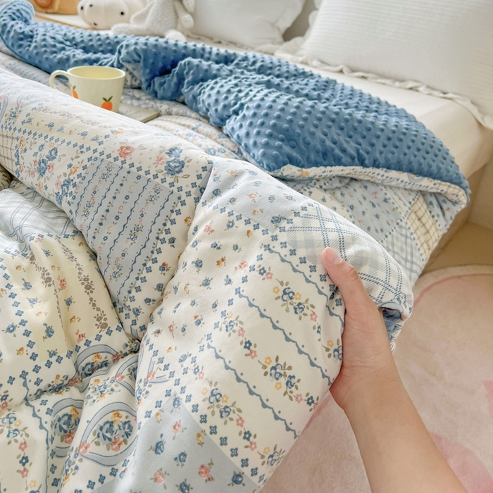 91家纺网 家纺一手货源 找家纺 卢赛尔 2024新款双层豆豆被 百福被