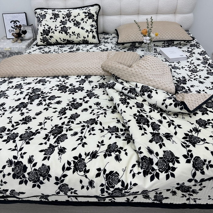 91家纺网 家纺一手货源 找家纺 暖居 2024新款婴儿绒 榻榻米炕盖床盖四件套 黑花