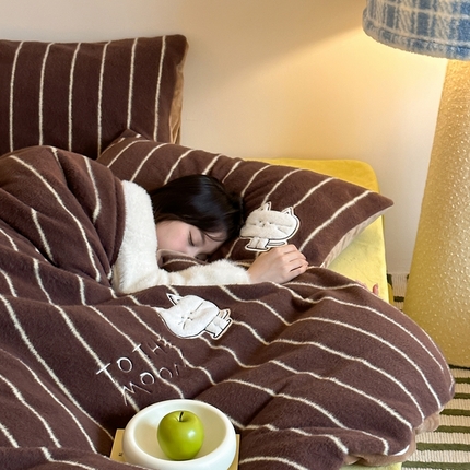 桔子家纺 2024新款仿羊毛绒系列四件套 月亮喵