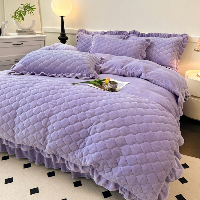 91家纺网 家纺一手货源 找家纺 屹成家纺 2024新款牛奶绒拼接款床盖四件套 拼接款-蔓紫