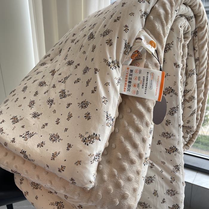 91家纺网 家纺一手货源 找家纺 奈萝家纺 2024新款秋冬印花针织棉豆豆绒春秋被冬被 秋意