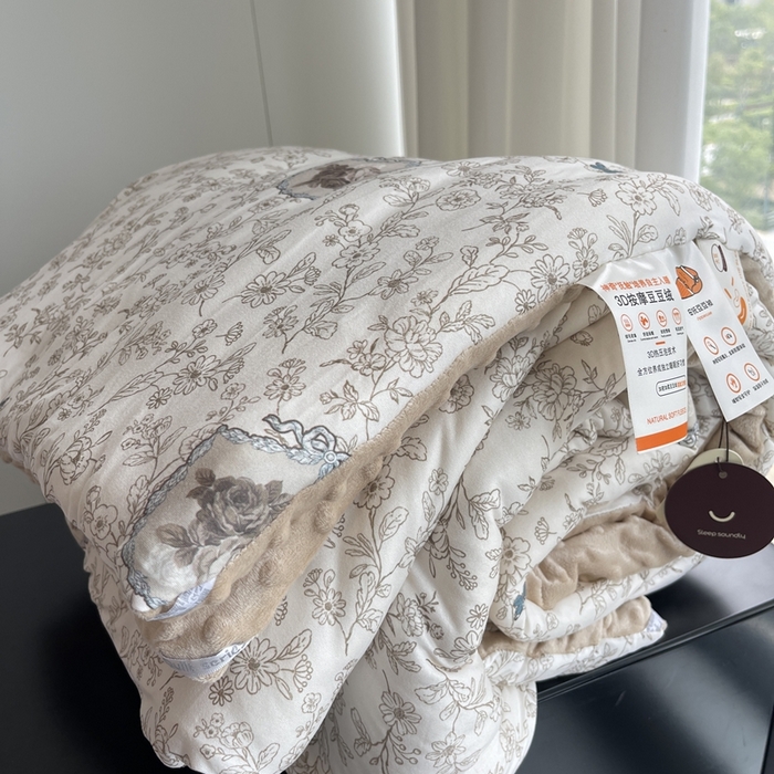 91家纺网 家纺一手货源 找家纺 奈萝家纺 2024新款秋冬印花针织棉豆豆绒春秋被冬被 墨然