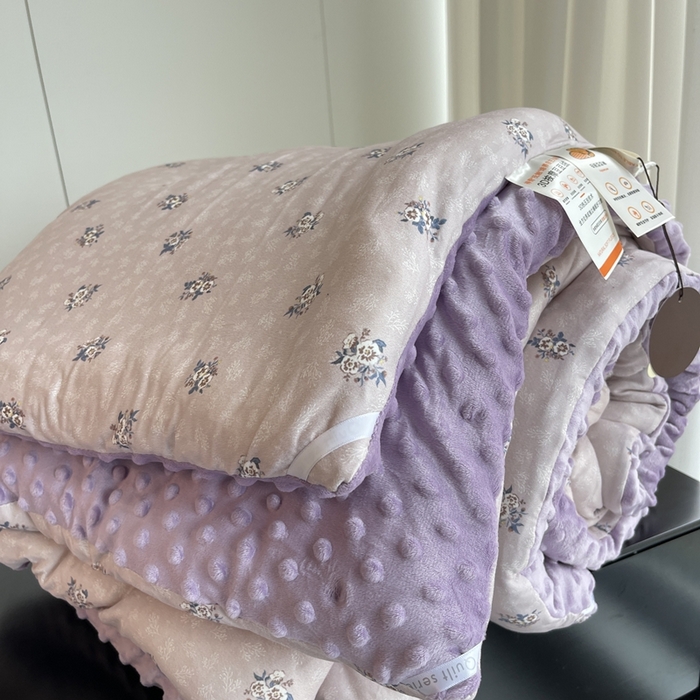 91家纺网 家纺一手货源 找家纺 奈萝家纺 2024新款秋冬印花针织棉豆豆绒春秋被冬被 紫萱