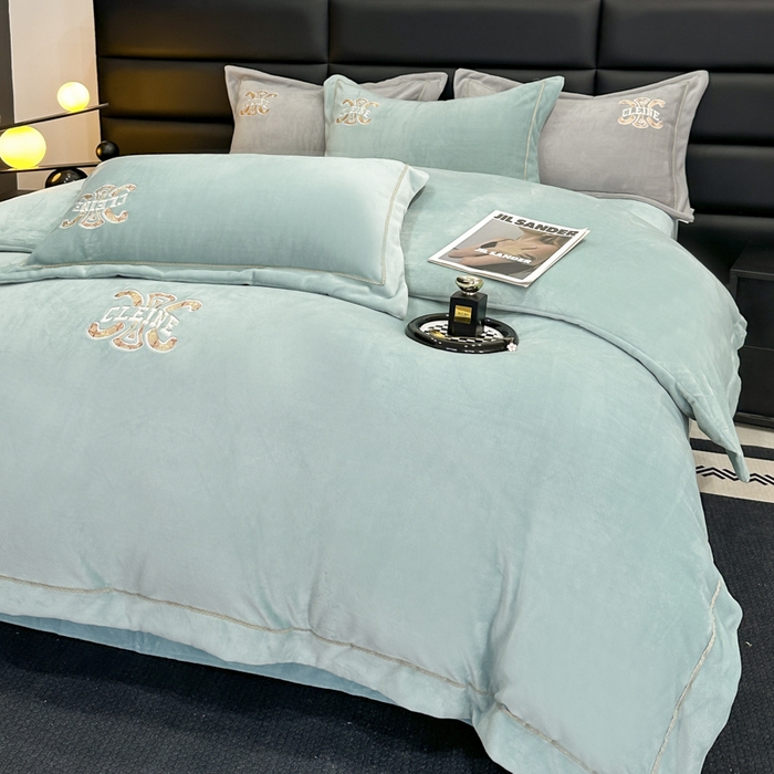 91家纺网 家纺一手货源 找家纺 羽梦家纺 2024秋冬新品260克加厚全工艺消光保暖花边刺绣牛奶绒四件套-遇见春屿系列 遇见春屿-湖蓝