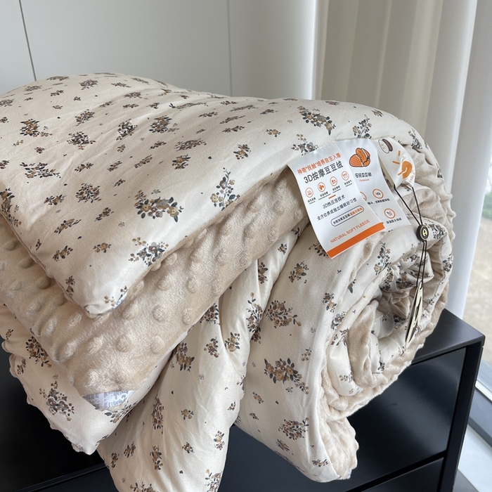 91家纺网 家纺一手货源 找家纺 奈萝家纺 2024新款秋冬印花针织棉豆豆绒春秋被冬被 秋意